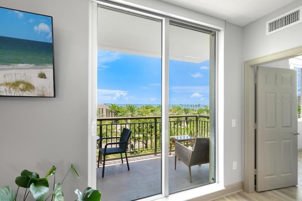 800 N Tamiami Trail, Unit 405, Sarasota, FL 34236 Photo