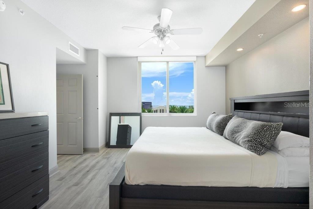 800 N Tamiami Trail, Unit 405, Sarasota, FL 34236 Photo