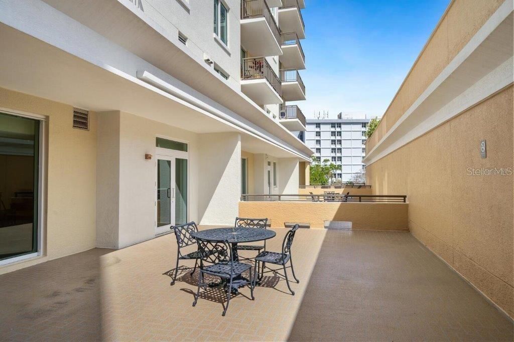 800 N Tamiami Trail, Unit 405, Sarasota, FL 34236 Photo