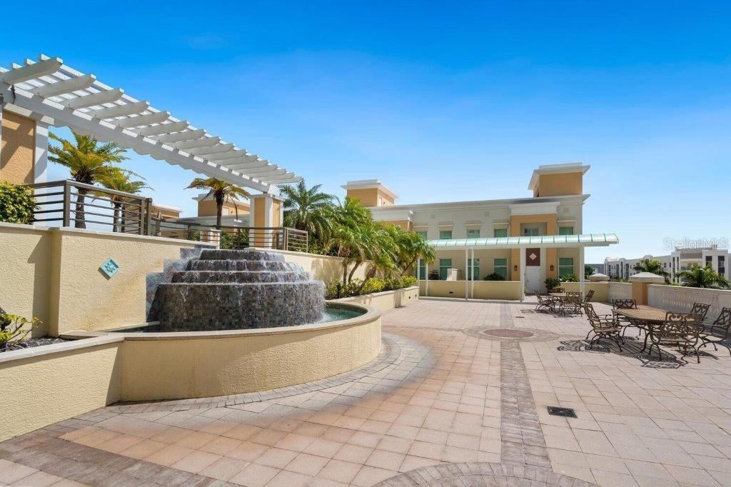 800 N Tamiami Trail, Unit 405, Sarasota, FL 34236 Photo