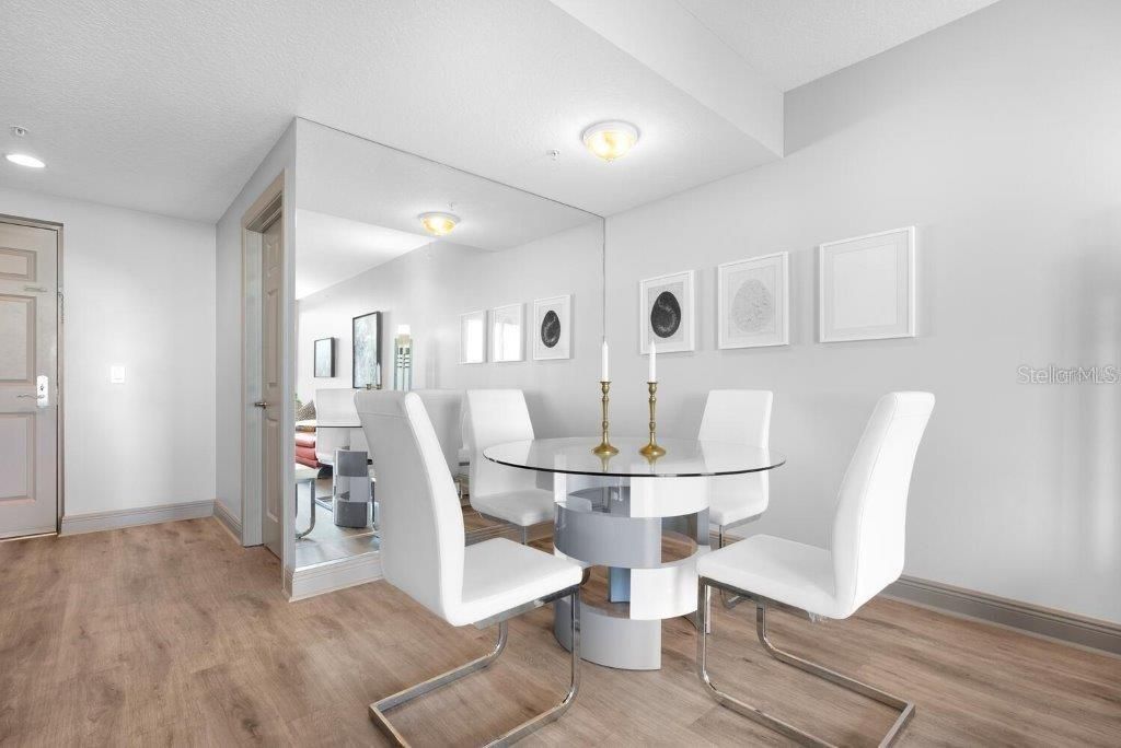 800 N Tamiami Trail, Unit 405, Sarasota, FL 34236 Photo