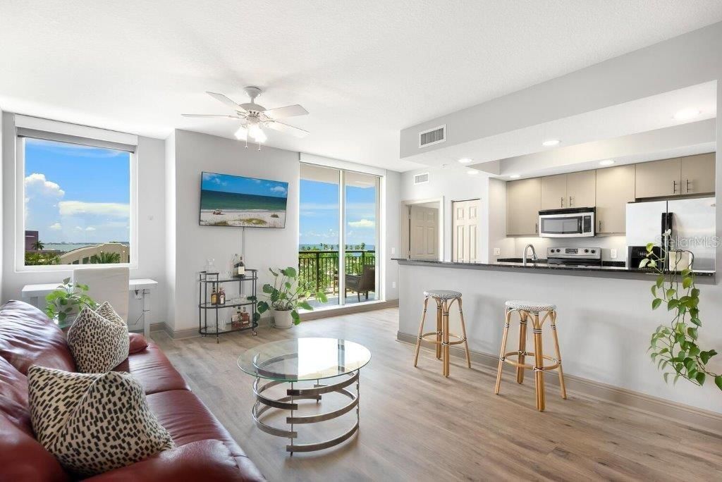 800 N Tamiami Trail, Unit 405, Sarasota, FL 34236 Photo