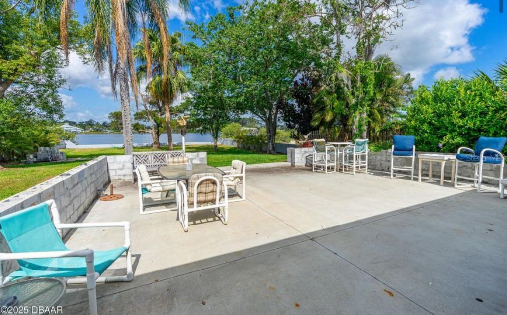 2576 Sunset Drive, New Smyrna Beach, FL 32168 Photo