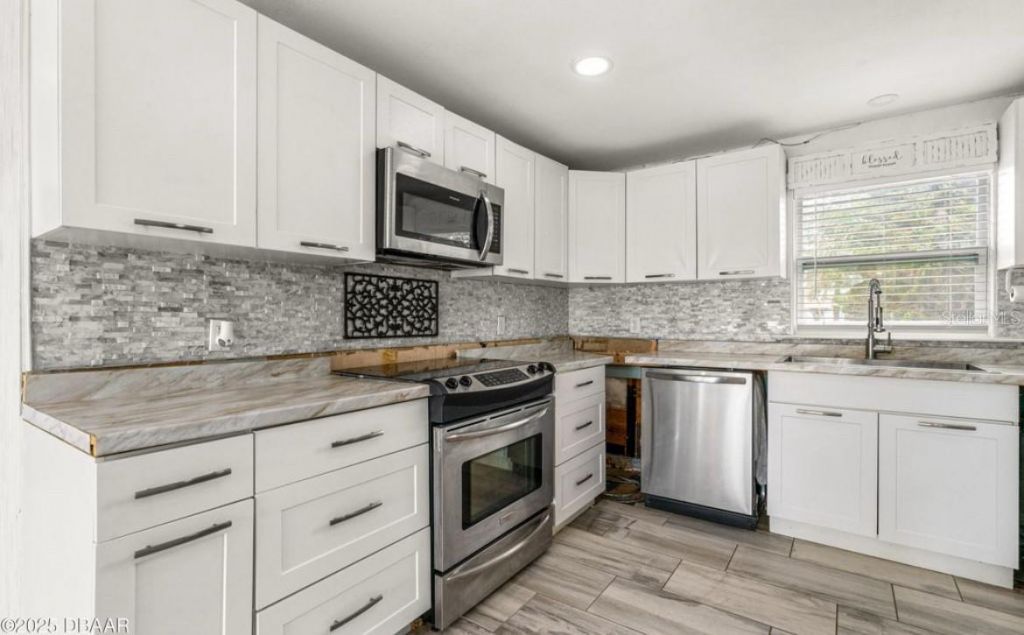 2576 Sunset Drive, New Smyrna Beach, FL 32168 Photo