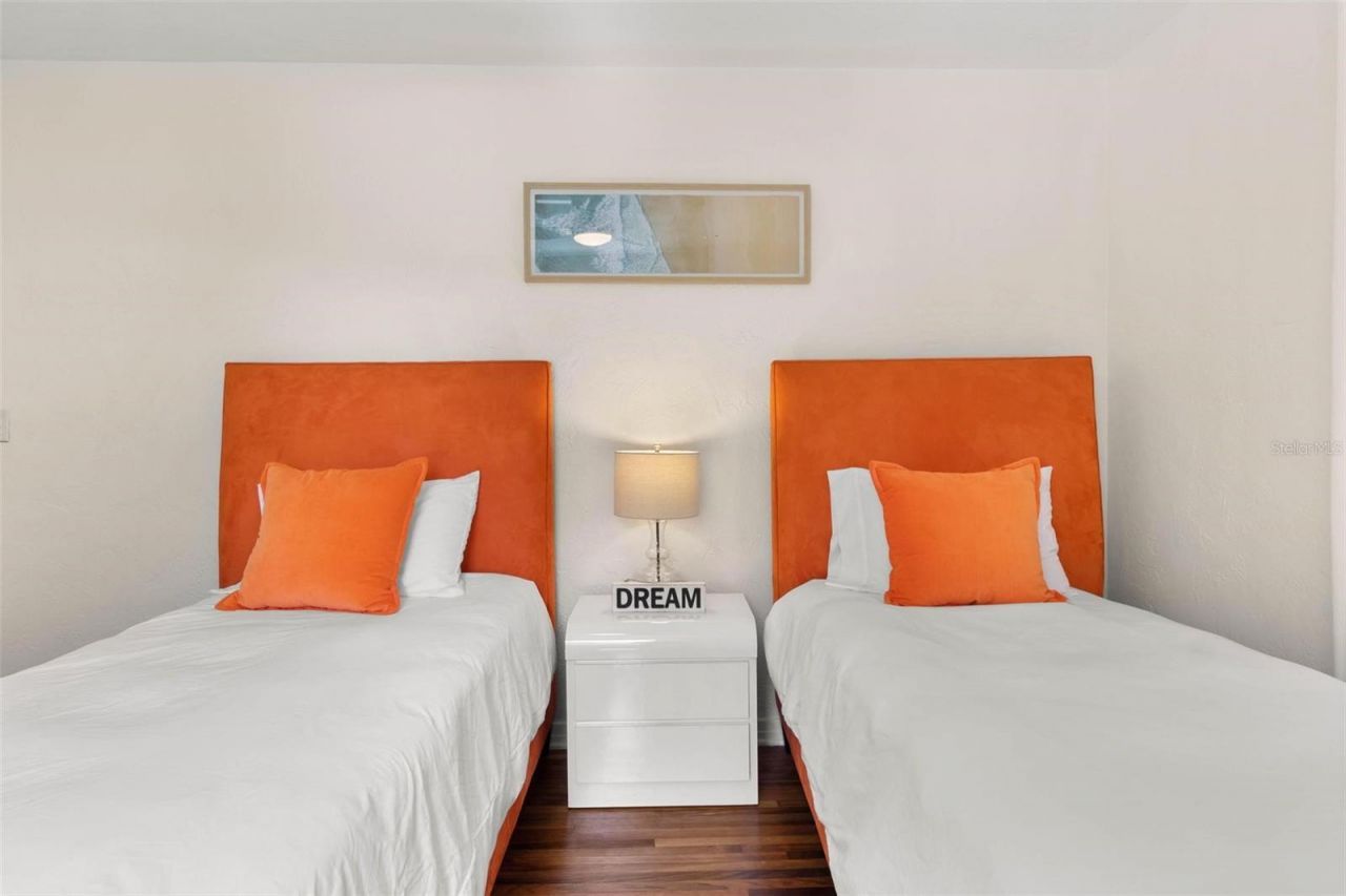 747 39th Avenue Ne, Saint Petersburg, FL 33703 Photo