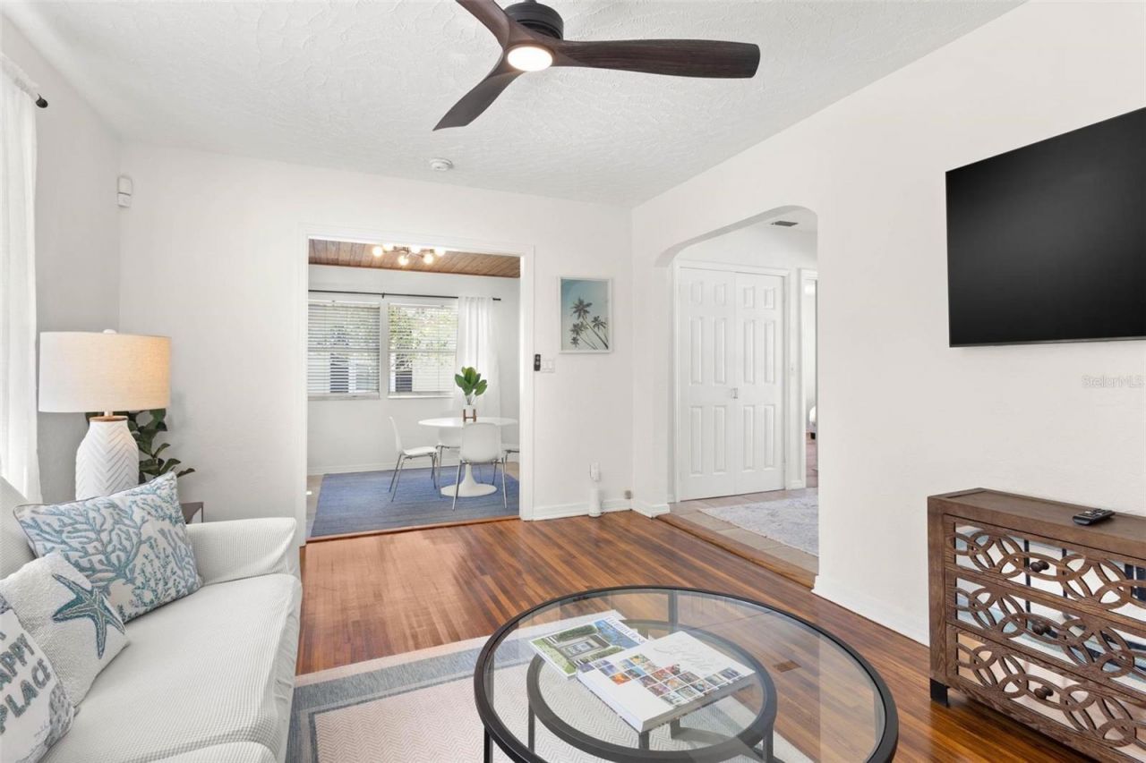 747 39th Avenue Ne, Saint Petersburg, FL 33703 Photo