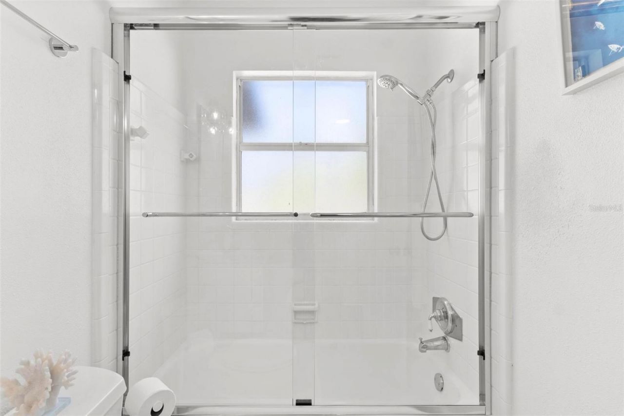 747 39th Avenue Ne, Saint Petersburg, FL 33703 Photo