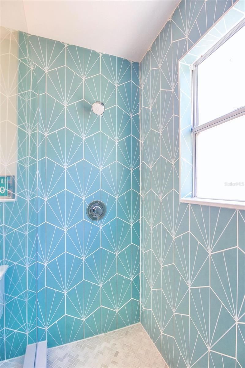 747 39th Avenue Ne, Saint Petersburg, FL 33703 Photo