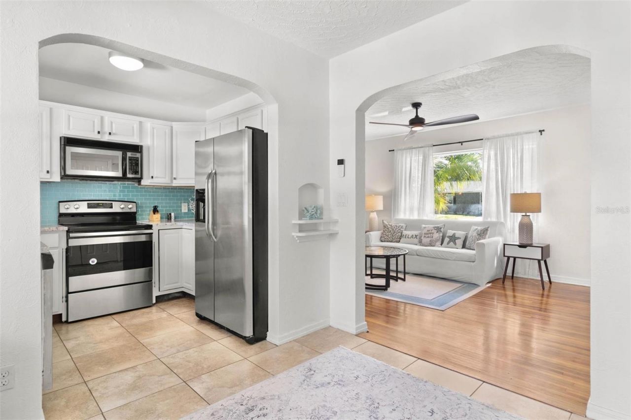 747 39th Avenue Ne, Saint Petersburg, FL 33703 Photo