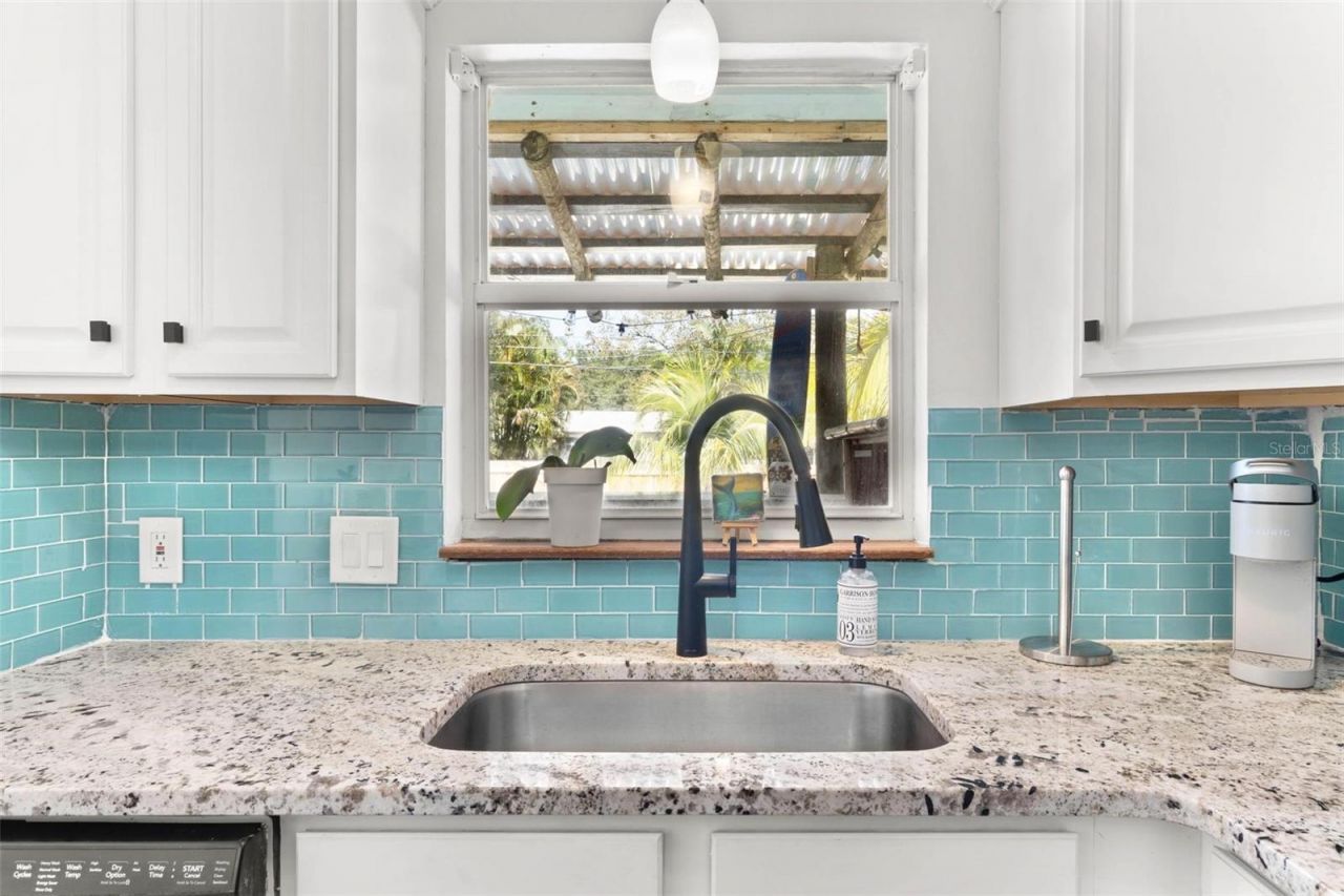 747 39th Avenue Ne, Saint Petersburg, FL 33703 Photo