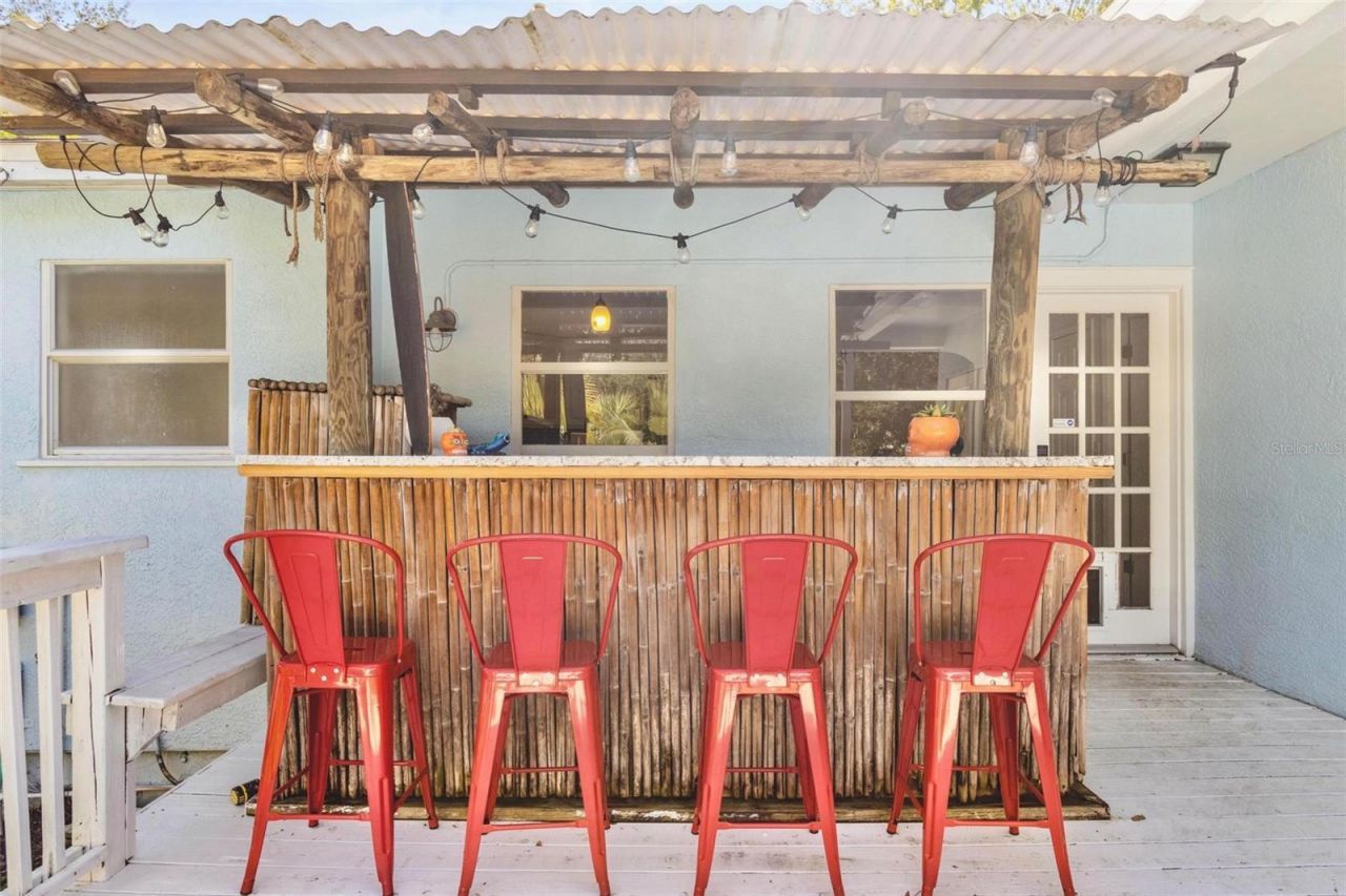 747 39th Avenue Ne, Saint Petersburg, FL 33703 Photo