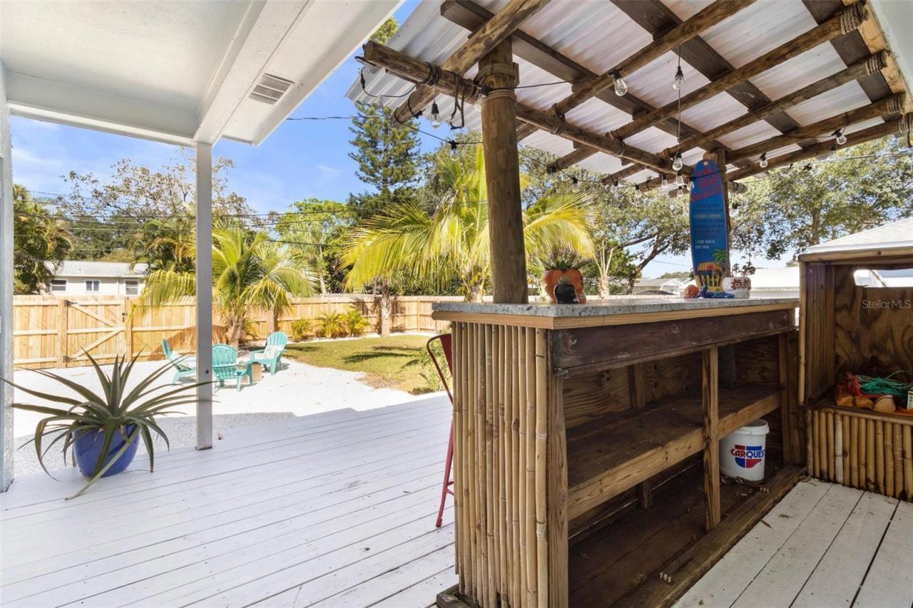 747 39th Avenue Ne, Saint Petersburg, FL 33703 Photo