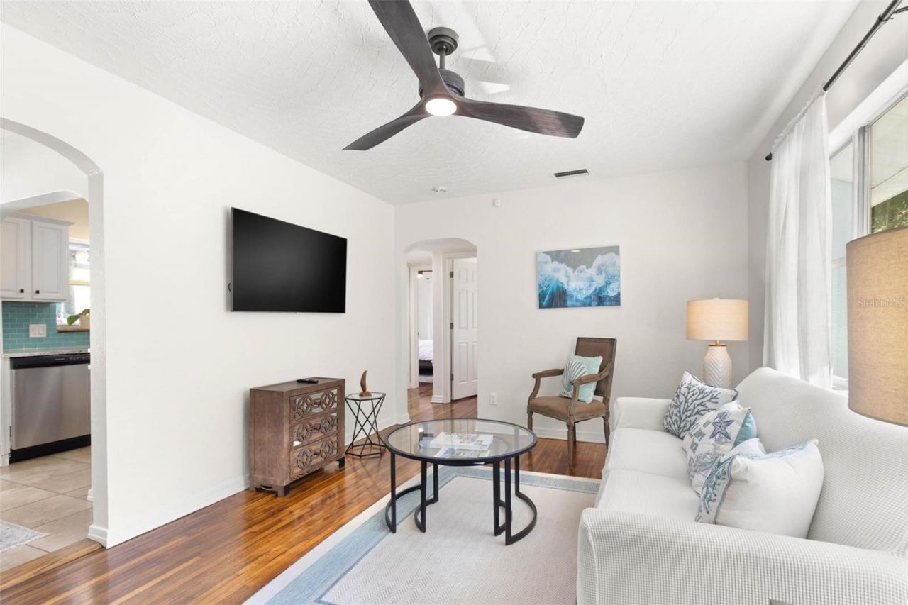 747 39th Avenue Ne, Saint Petersburg, FL 33703 Photo