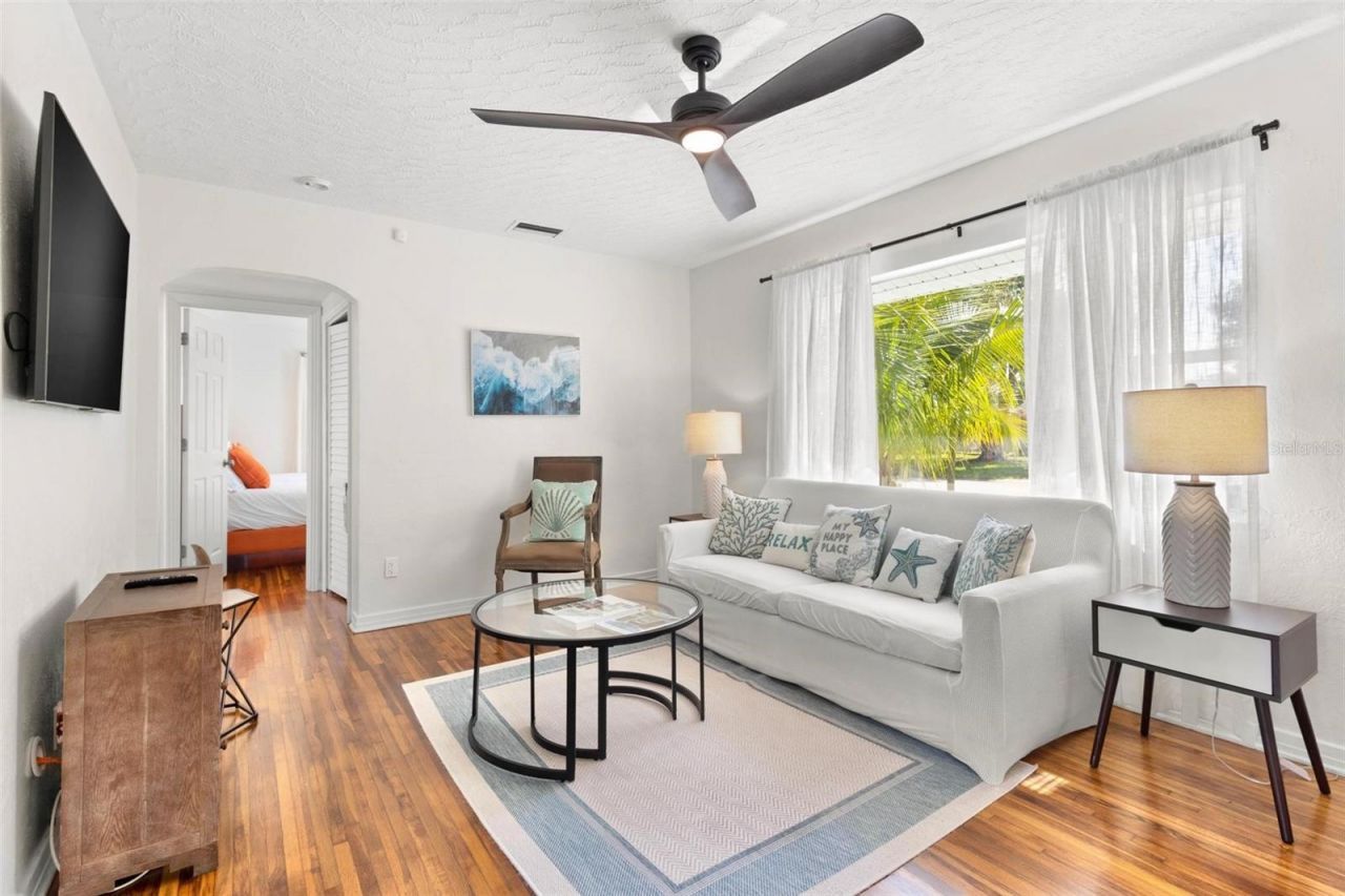 747 39th Avenue Ne, Saint Petersburg, FL 33703 Photo