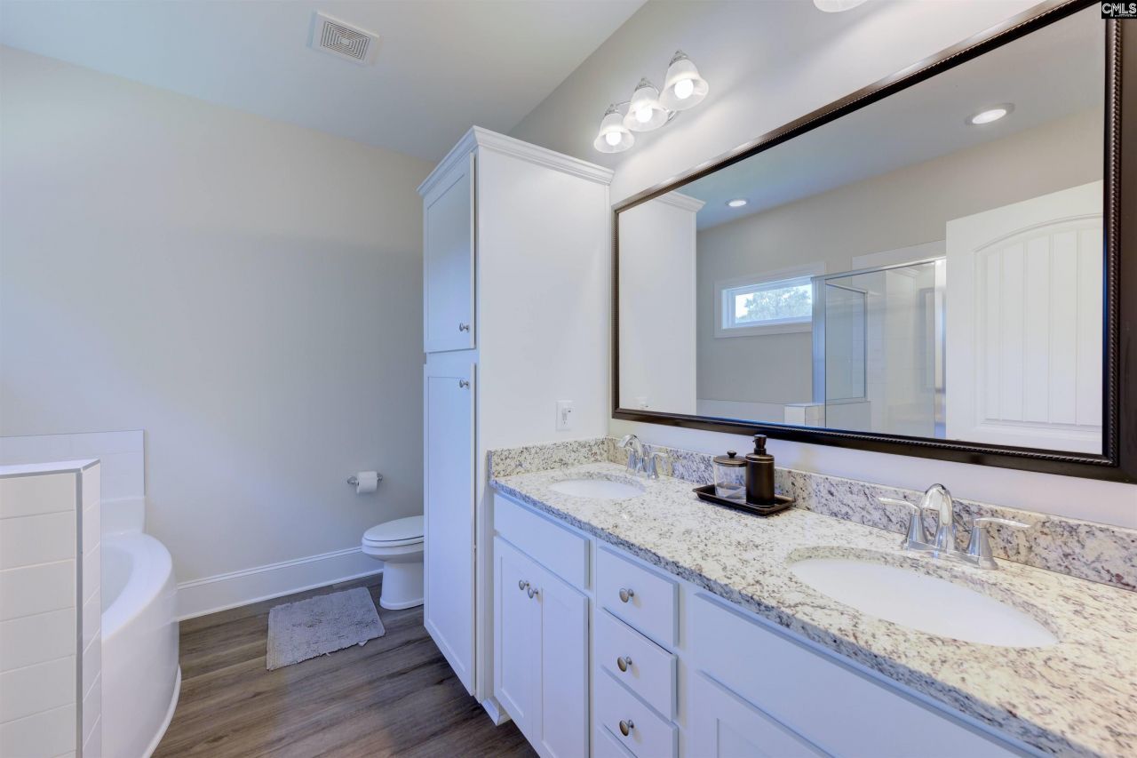 404 Lombard Way  Photo 12