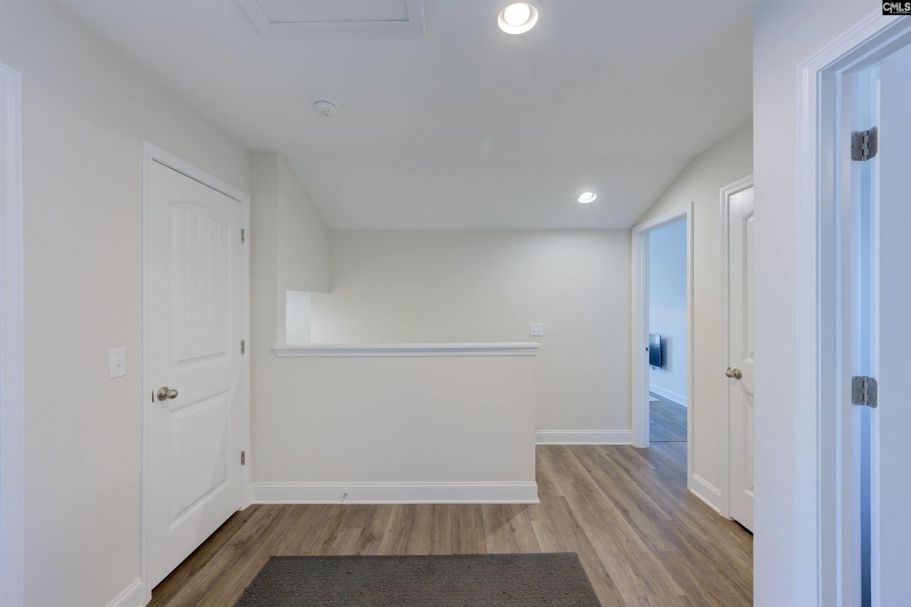 404 Lombard Way  Photo 15