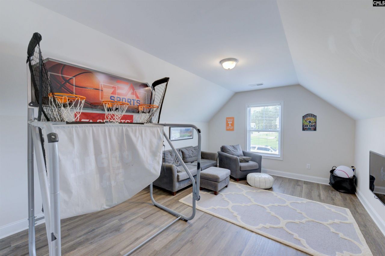 404 Lombard Way  Photo 19