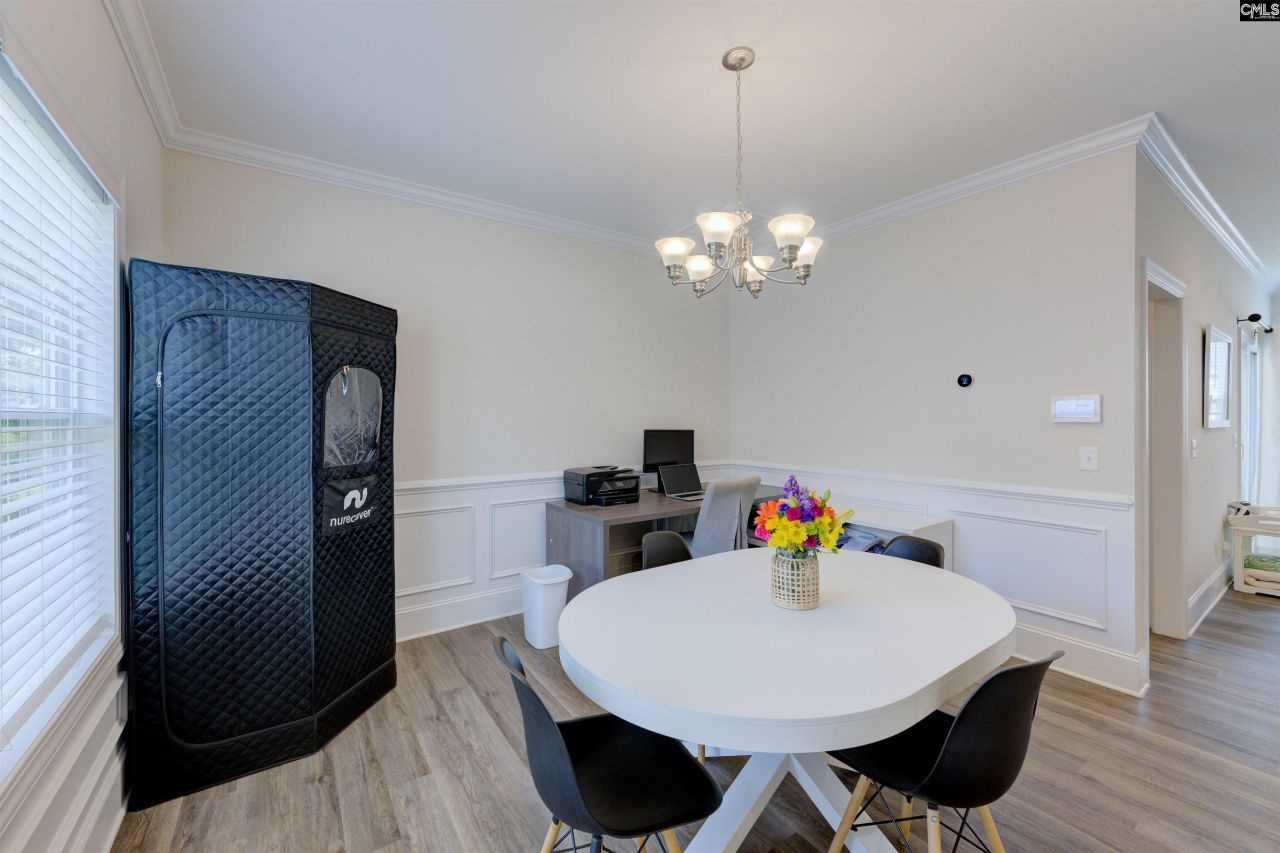 404 Lombard Way  Photo 9