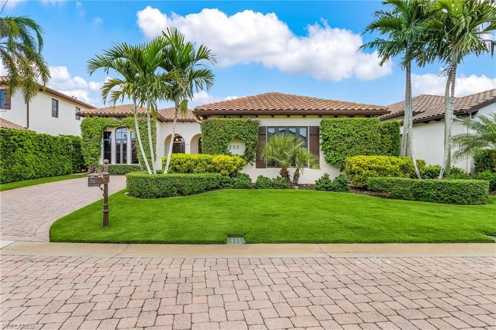 2220 Residence Cir, Naples, FL 34105 Photo