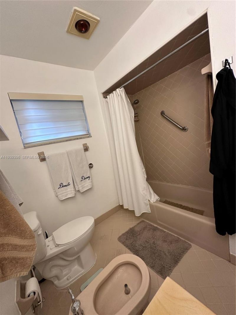 120 Pocatella St, Unit 120, Miami Springs, FL 33166 Photo