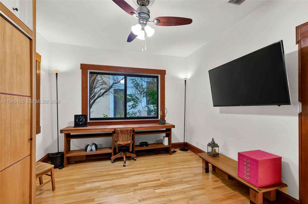 452 SW 21st Road, Miami, FL 33129 Photo