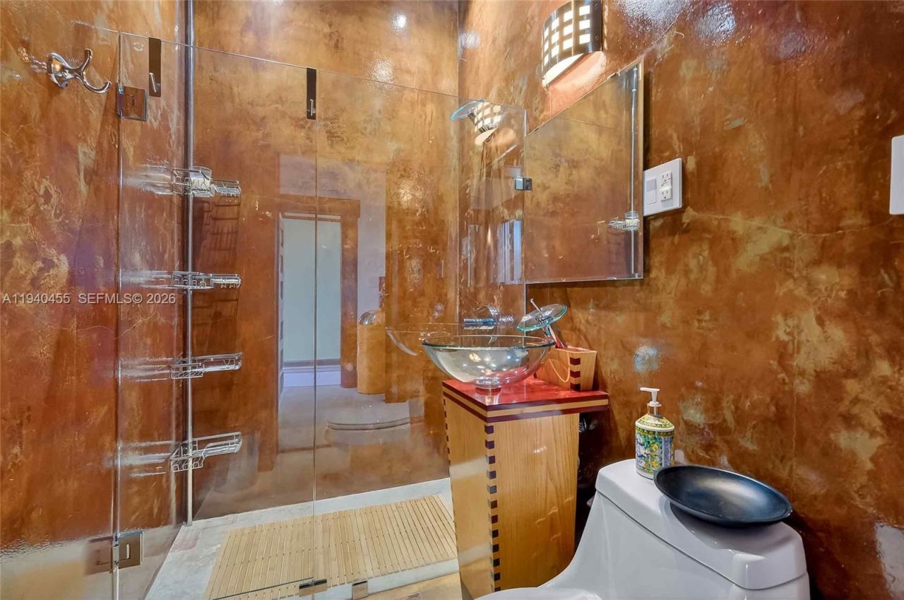 452 SW 21st Road, Miami, FL 33129 Photo