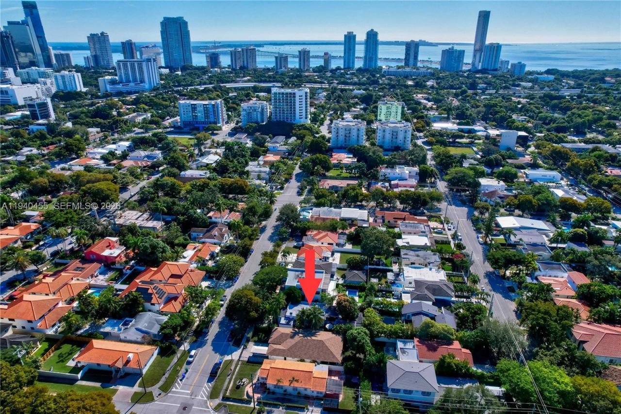 452 SW 21st Road, Miami, FL 33129 Photo