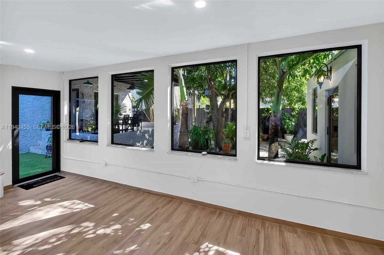 452 SW 21st Road, Miami, FL 33129 Photo