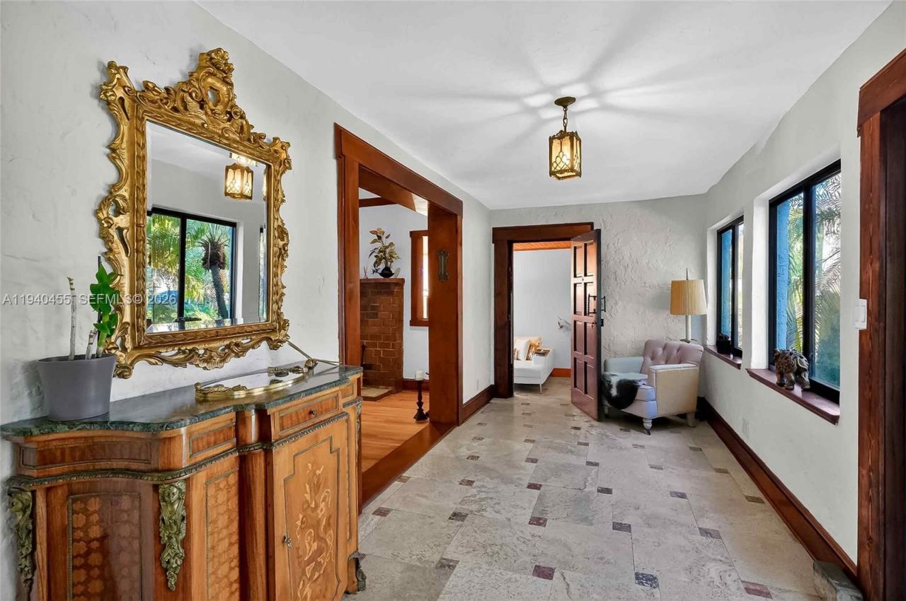 452 SW 21st Road, Miami, FL 33129 Photo