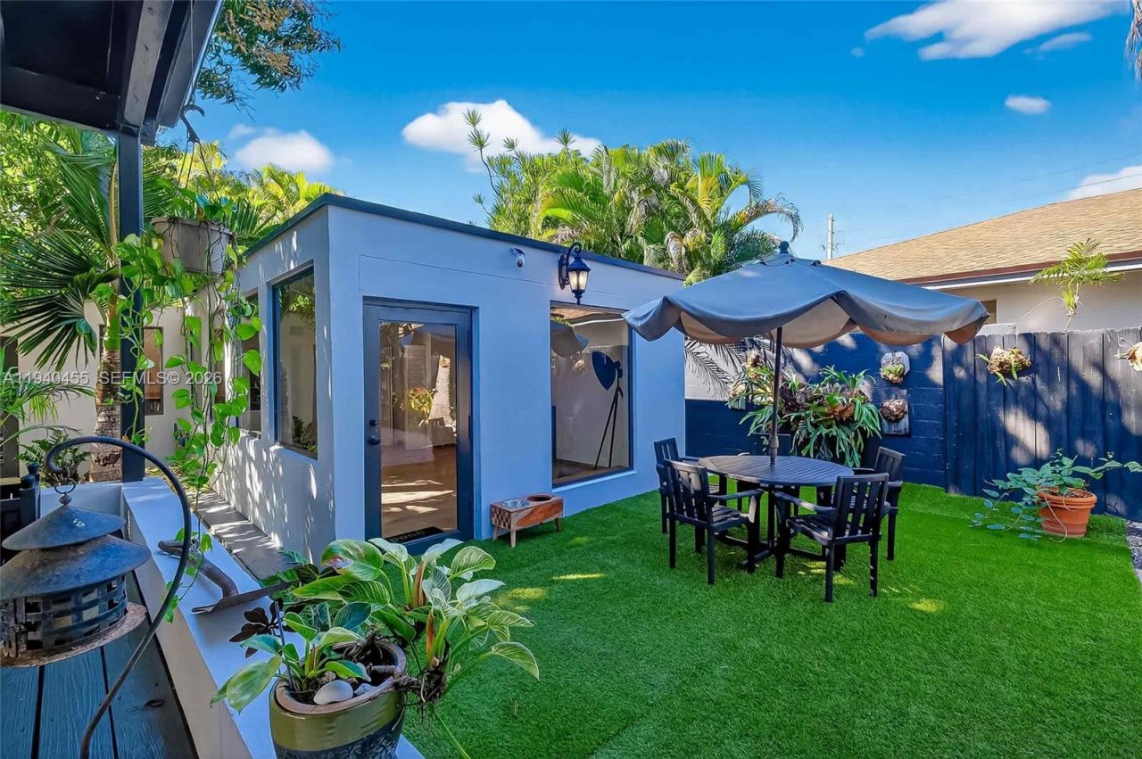 452 SW 21st Road, Miami, FL 33129 Photo