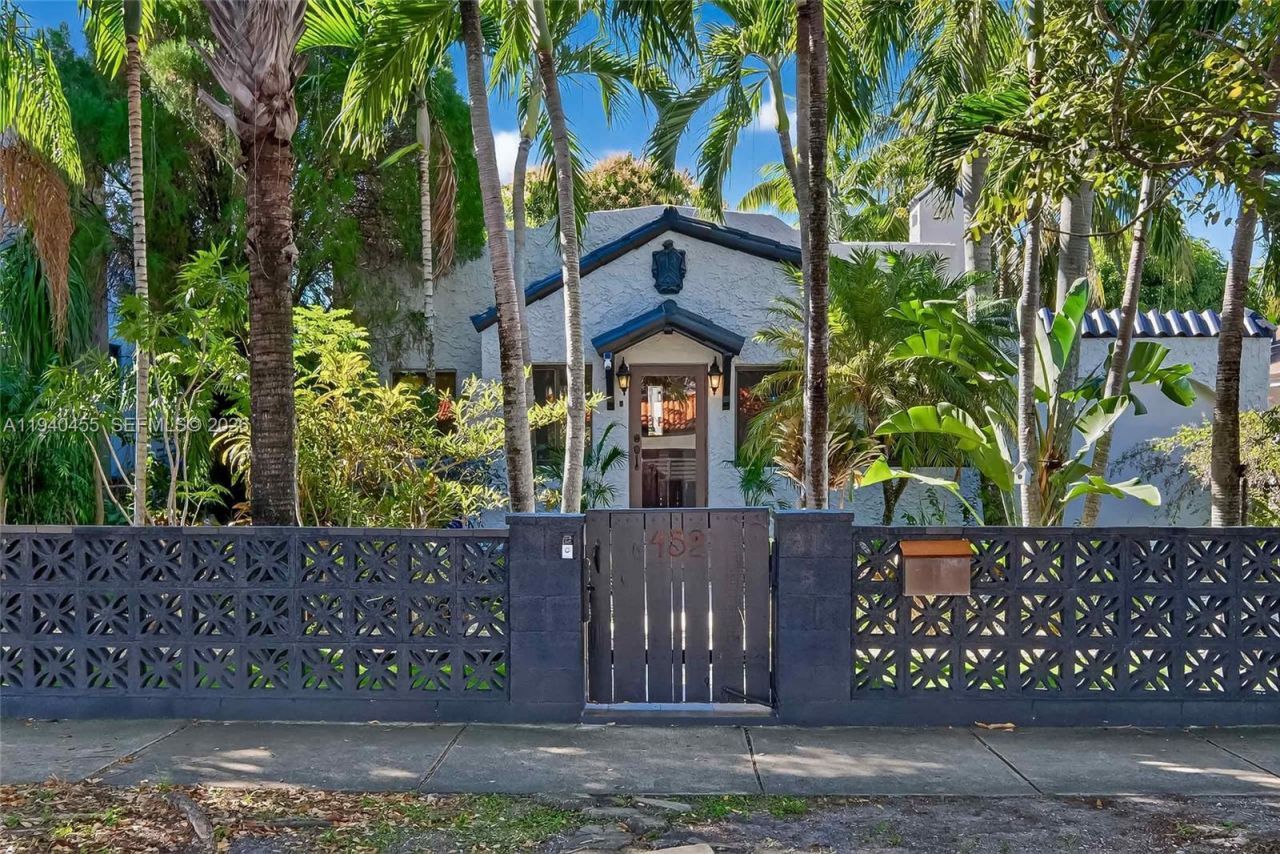 452 SW 21st Road, Miami, FL 33129 Photo