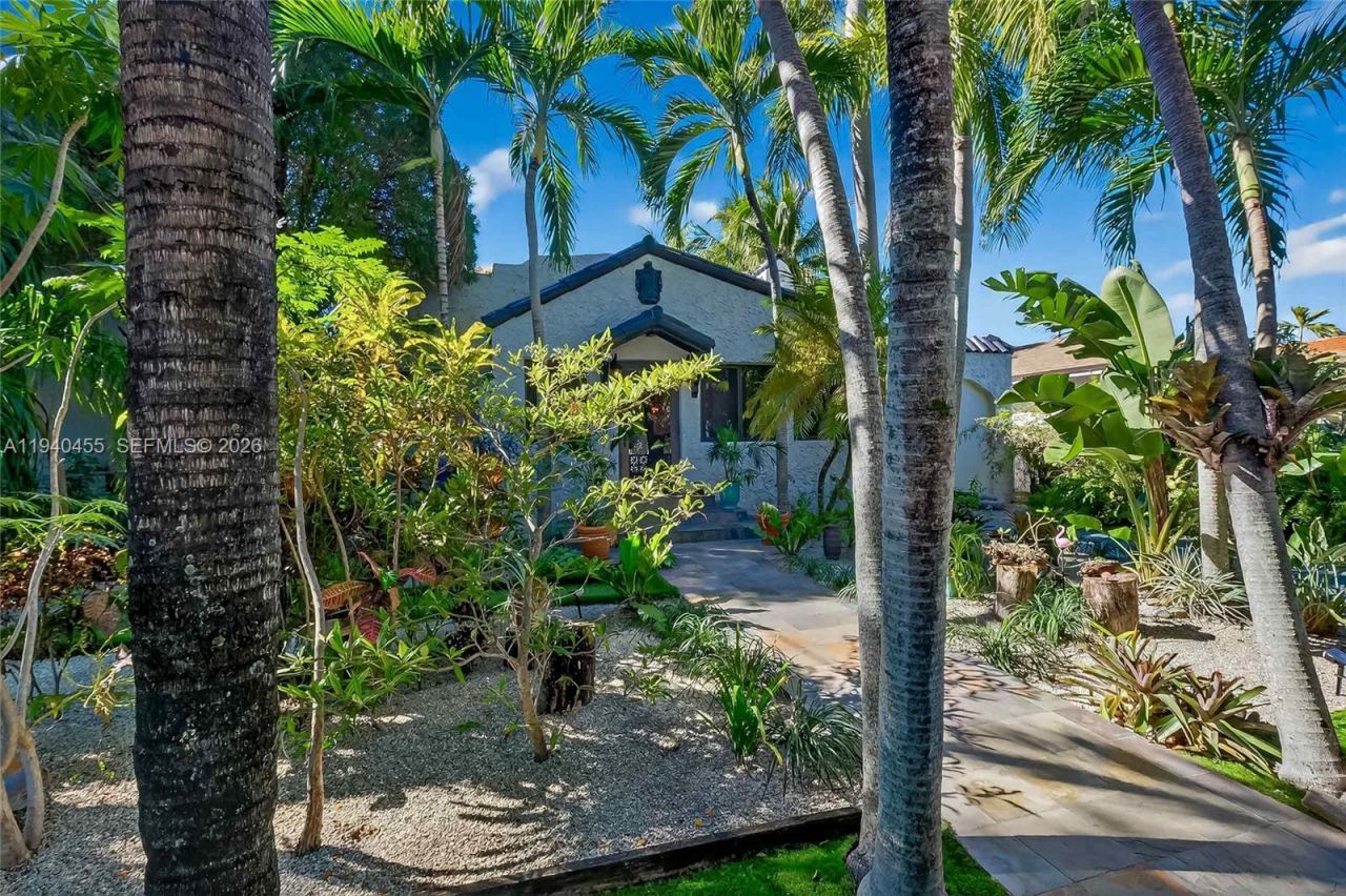 452 SW 21st Road, Miami, FL 33129 Photo