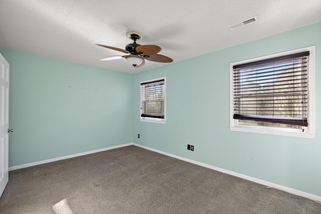 963 Cottingham Drive Photo 11