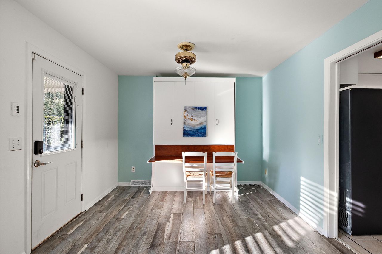 963 Cottingham Drive Photo 6