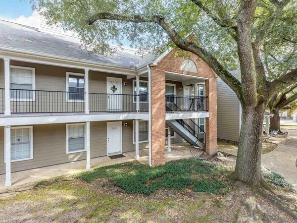 141 E Boyd Dr, Unit #211, Baton Rouge, LA 70808