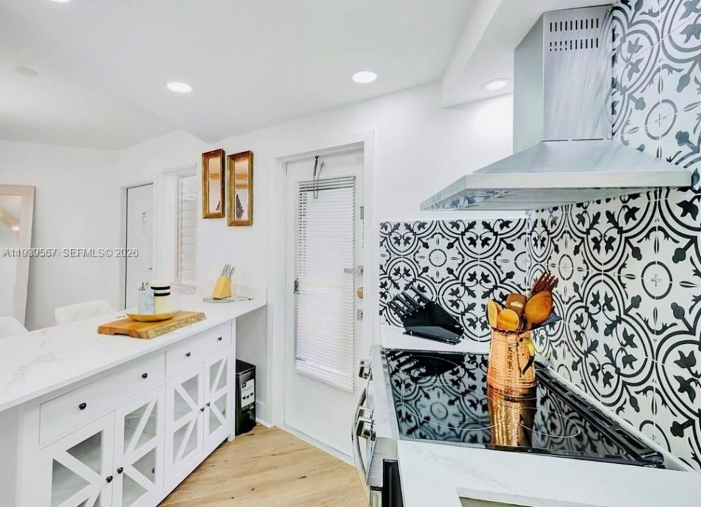 18740 NE 18th Ave , Unit 142, Miami, FL 33179 Photo