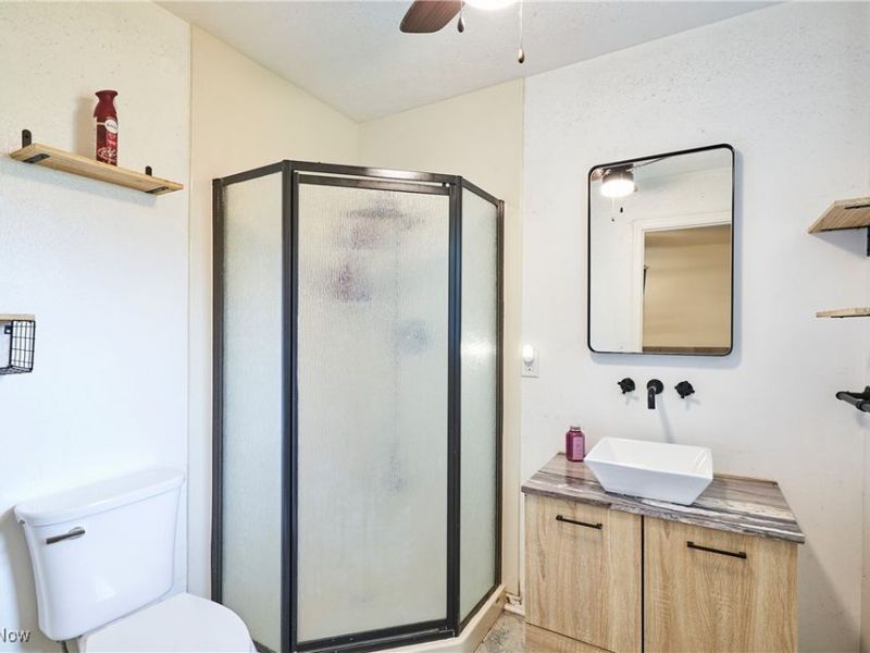 635 N Hawkins Avenue, Akron, OH 44313 Photo 21