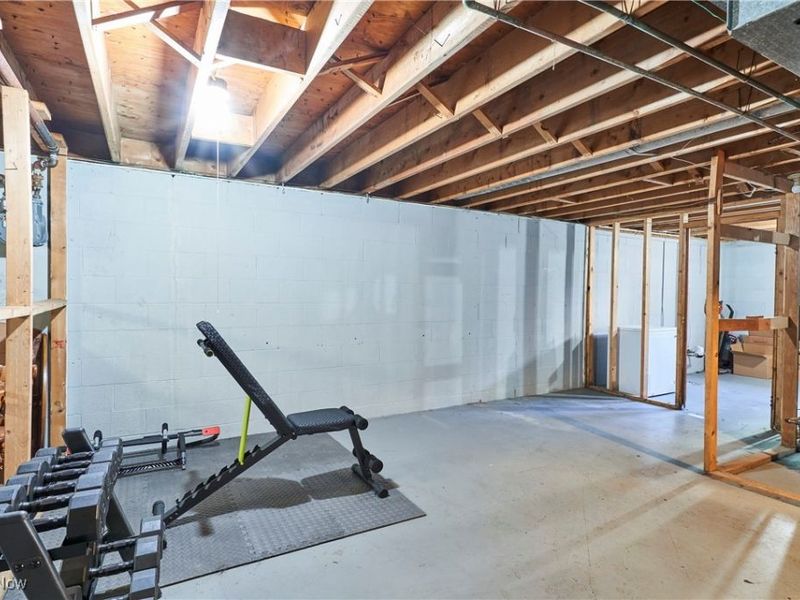 635 N Hawkins Avenue, Akron, OH 44313 Photo 26