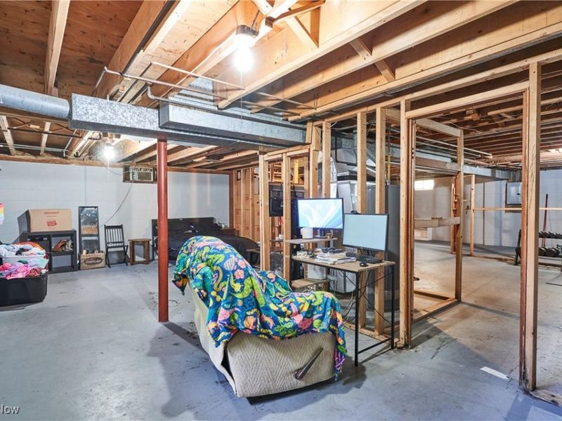 635 N Hawkins Avenue, Akron, OH 44313 Photo 27