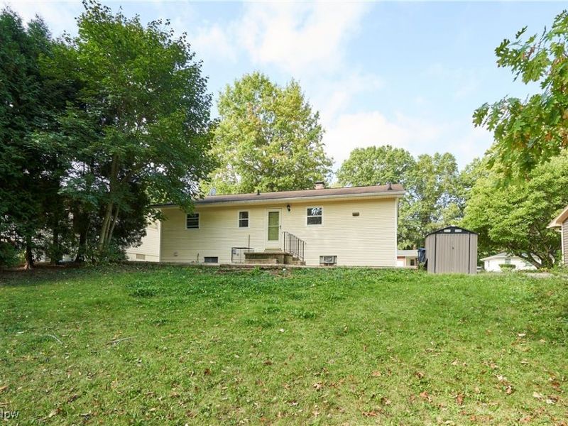 635 N Hawkins Avenue, Akron, OH 44313 Photo 5