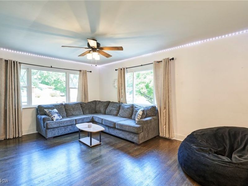 635 N Hawkins Avenue, Akron, OH 44313 Photo 8