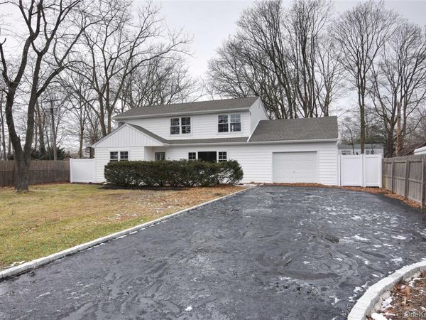 26 Clinton Street, Center Moriches, NY 11934