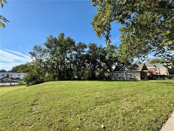 4316 Forest Avenue, Kansas City, MO 64110