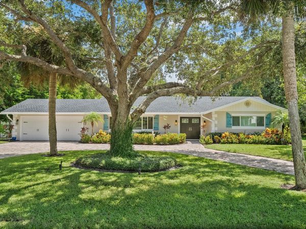 3 Mandalay Road, Sewalls Point, FL 34996