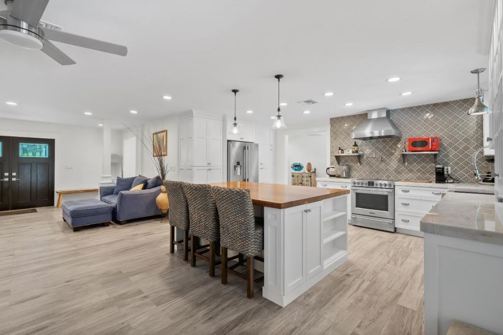 3 Mandalay Road, Sewalls Point, FL 34996 Photo