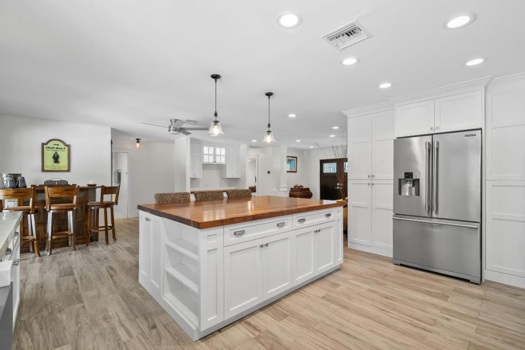 3 Mandalay Road, Sewalls Point, FL 34996 Photo