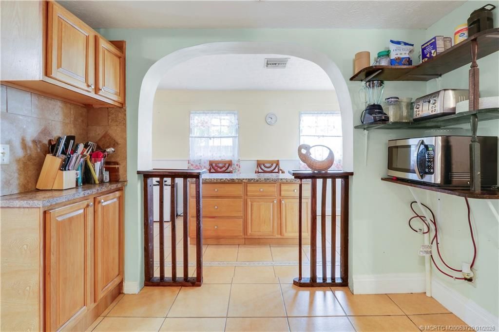 401 SW Ewing Avenue, Port Saint Lucie, FL 34983 Photo