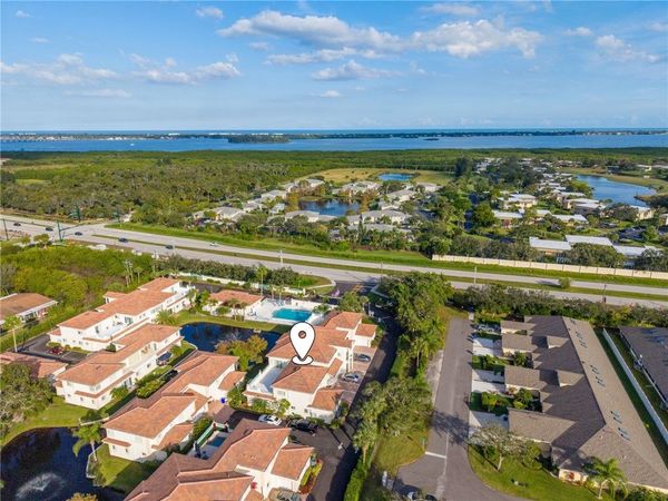 512 7th Square, Unit 101, Vero Beach, FL 32962