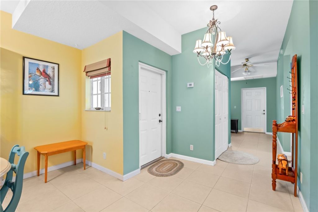 512 7th Square, Unit 101, Vero Beach, FL 32962 Photo