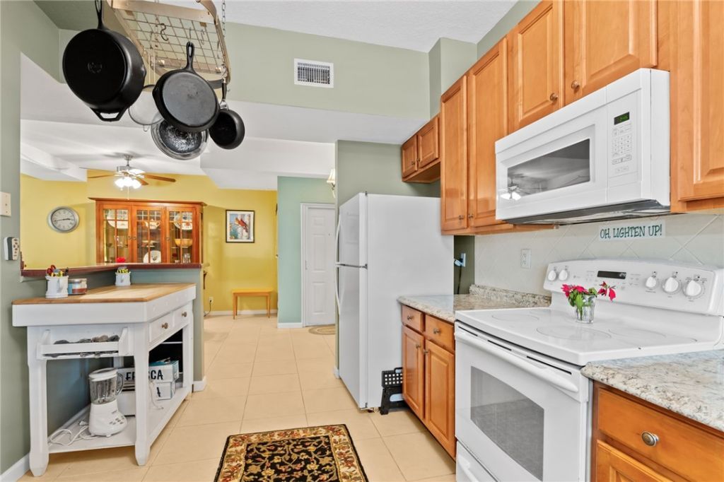 512 7th Square, Unit 101, Vero Beach, FL 32962 Photo